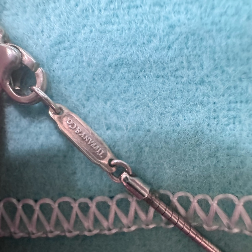Tiffany & Co. Silver Necklace with Open Heart Circle Pendant-VINTAGE 1990s - Picture 4 of 4